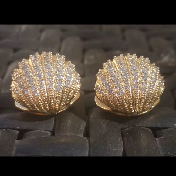 Sea Shell Gold Diamond Crystal Accents Earrings - Picture 4 of 5